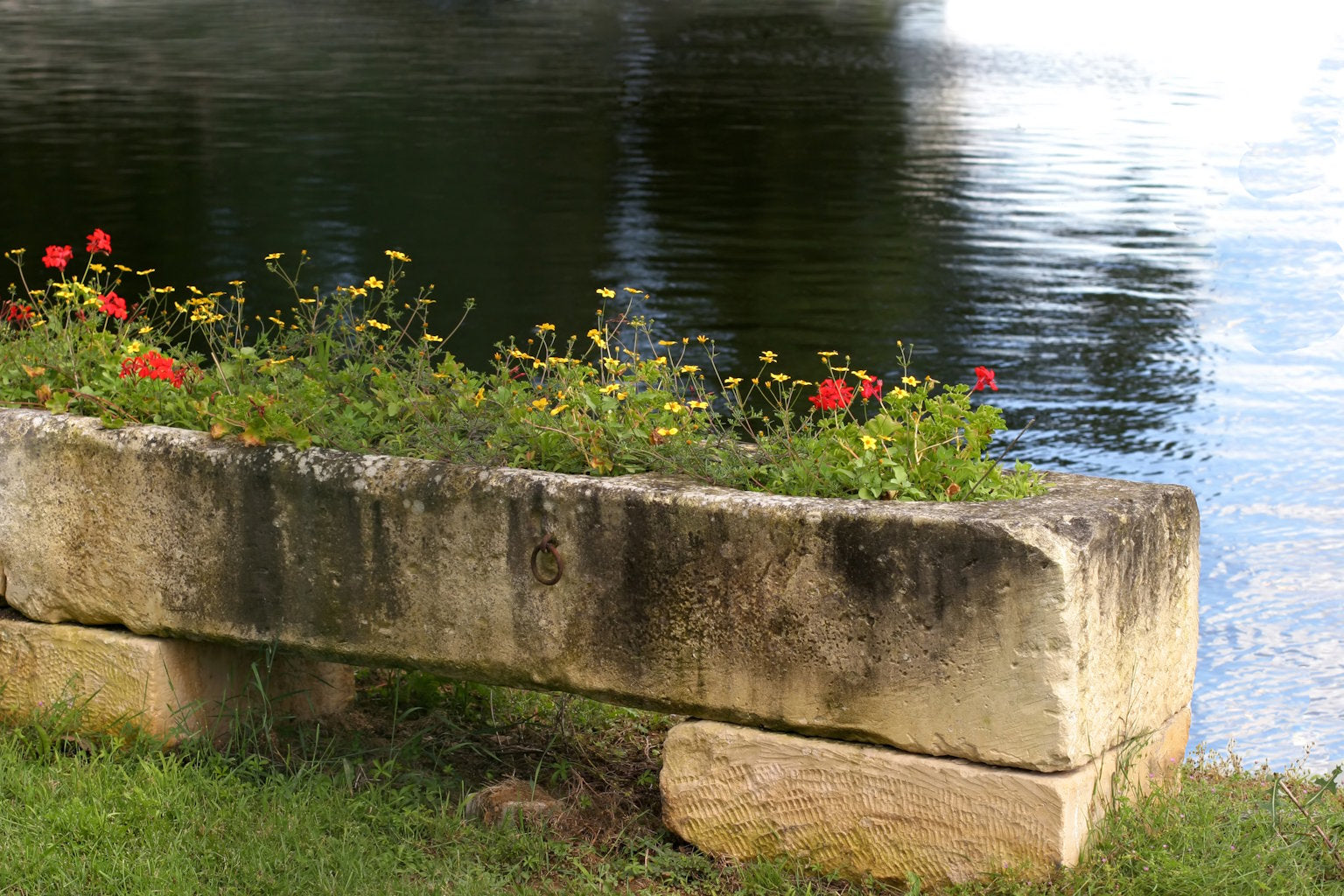 Complementi in pietra per il tuo giardino