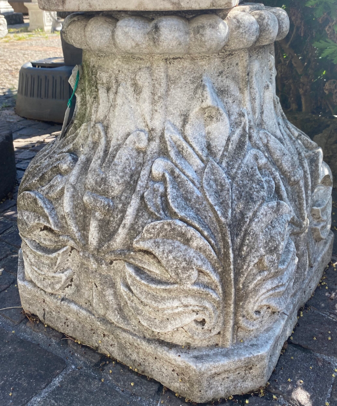 CAPITELLO MARMO BIANCO CON FOGLIE