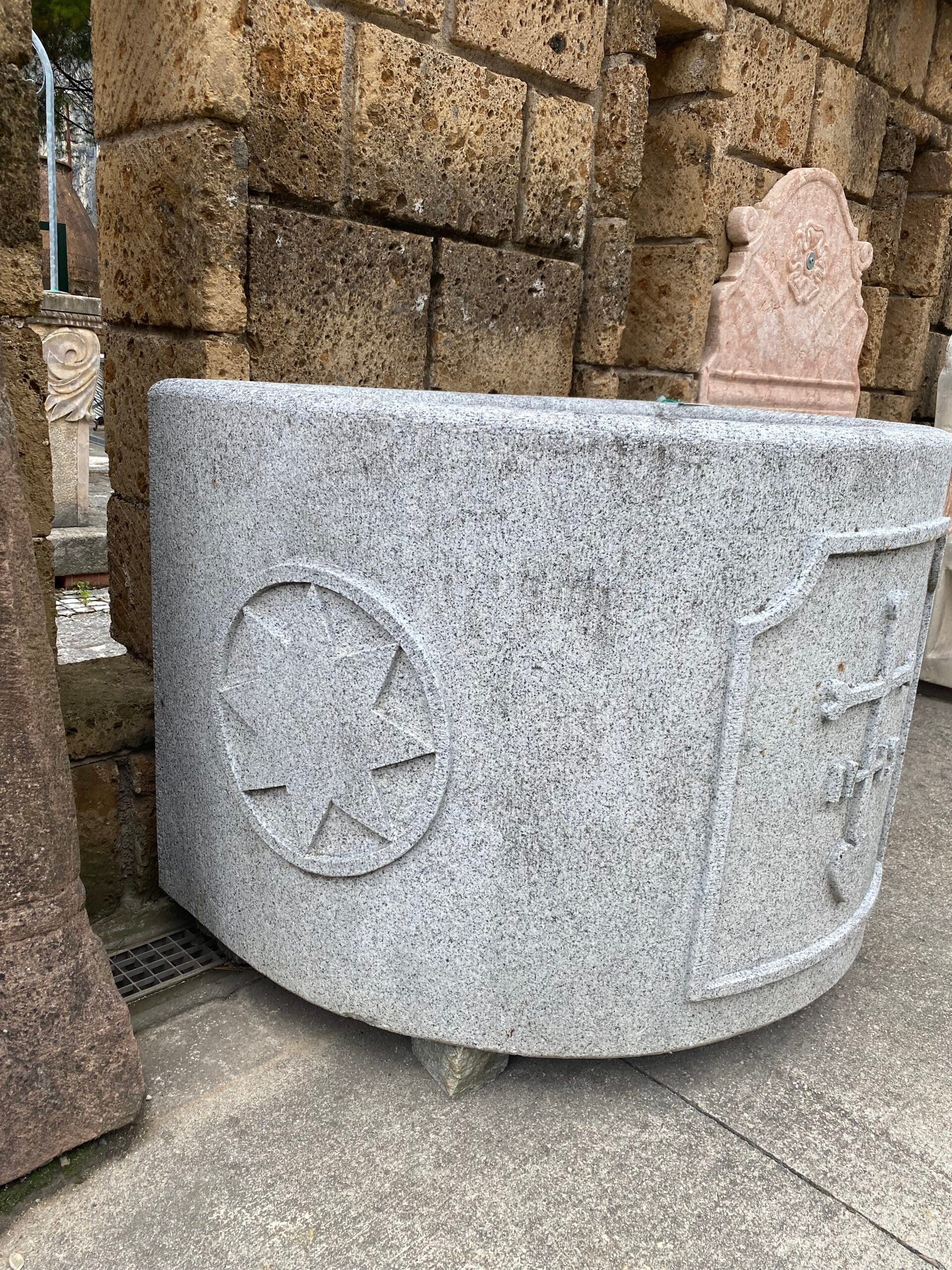 VASCONE SEMICIRCOLARE GRANITO