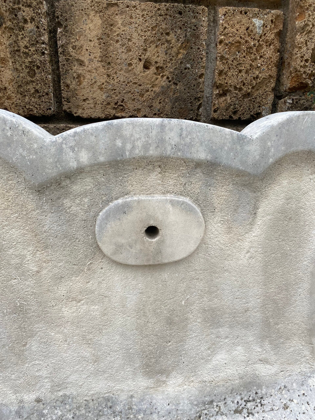 FONTANA PIETRA ARENARIA CON ROMBO