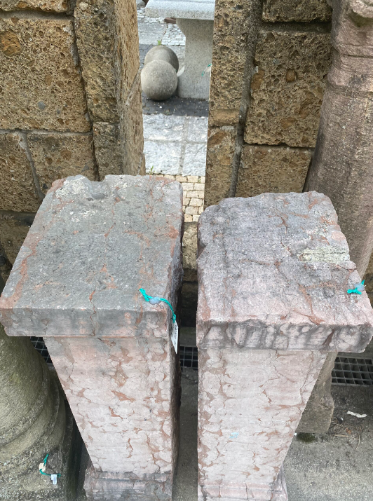 COPPIA PILASTRI ANTICHI ROSSO VERONA