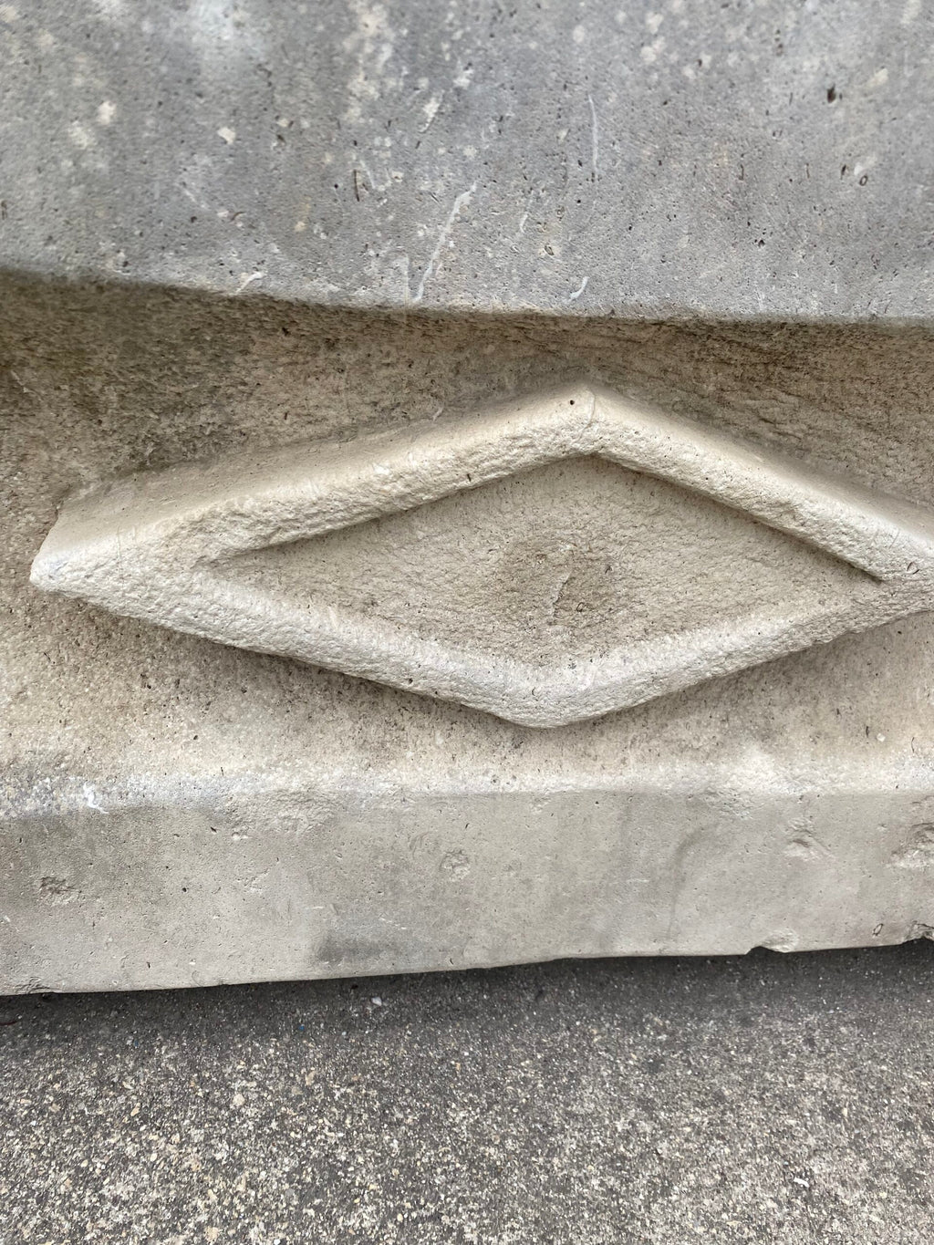 FONTANA PIETRA ARENARIA CON ROMBO