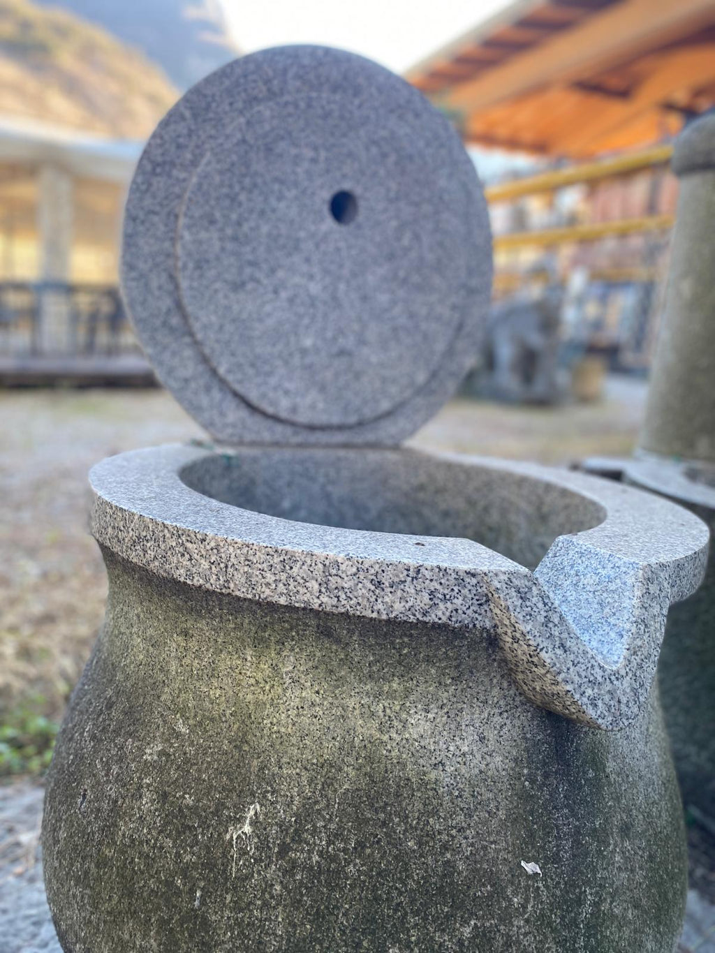 FONTANA GRANITO GRIGIO TAZZA