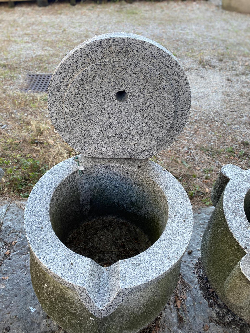 FONTANA GRANITO GRIGIO TAZZA