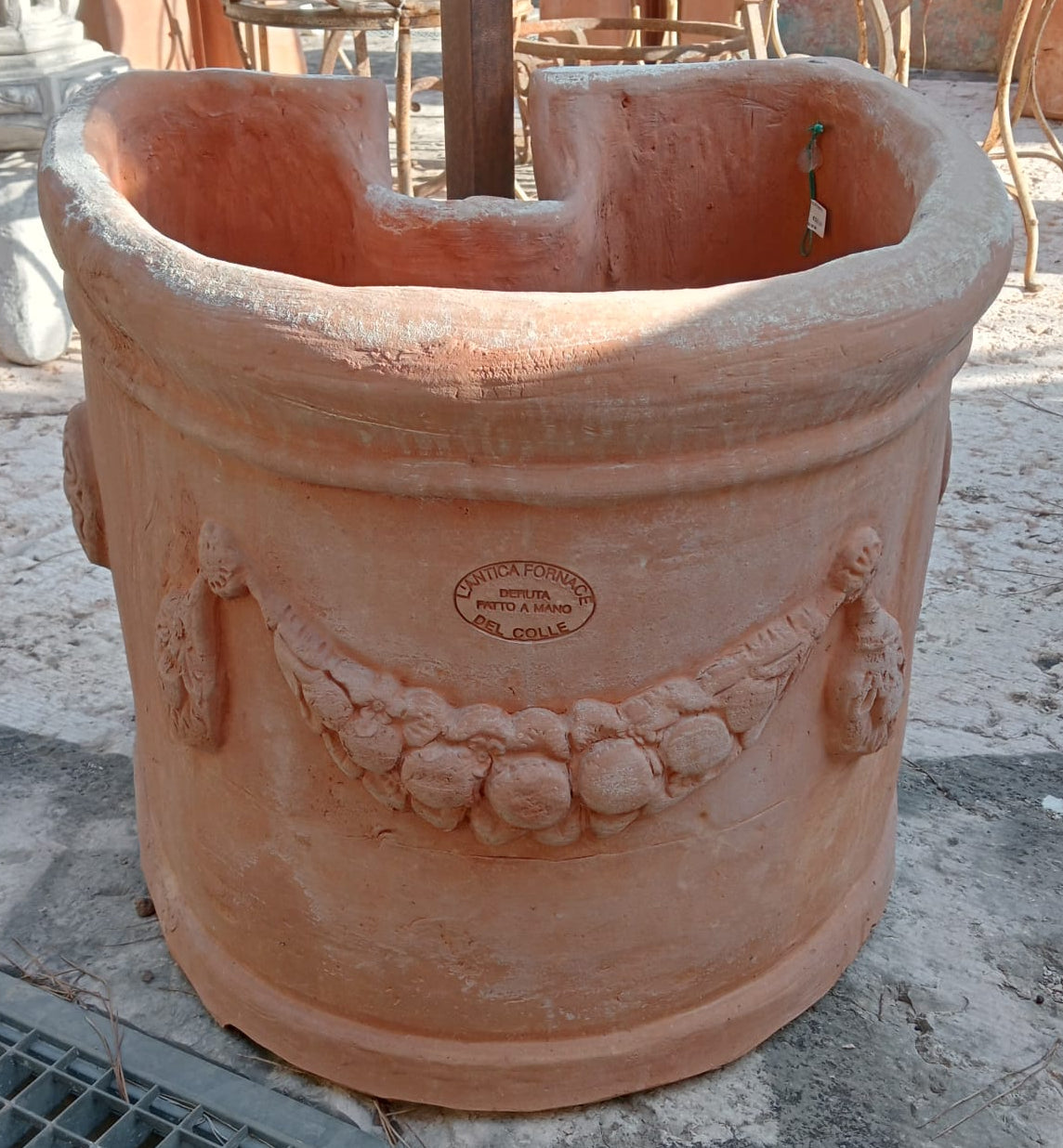 VASO A PARETE FESTONATO